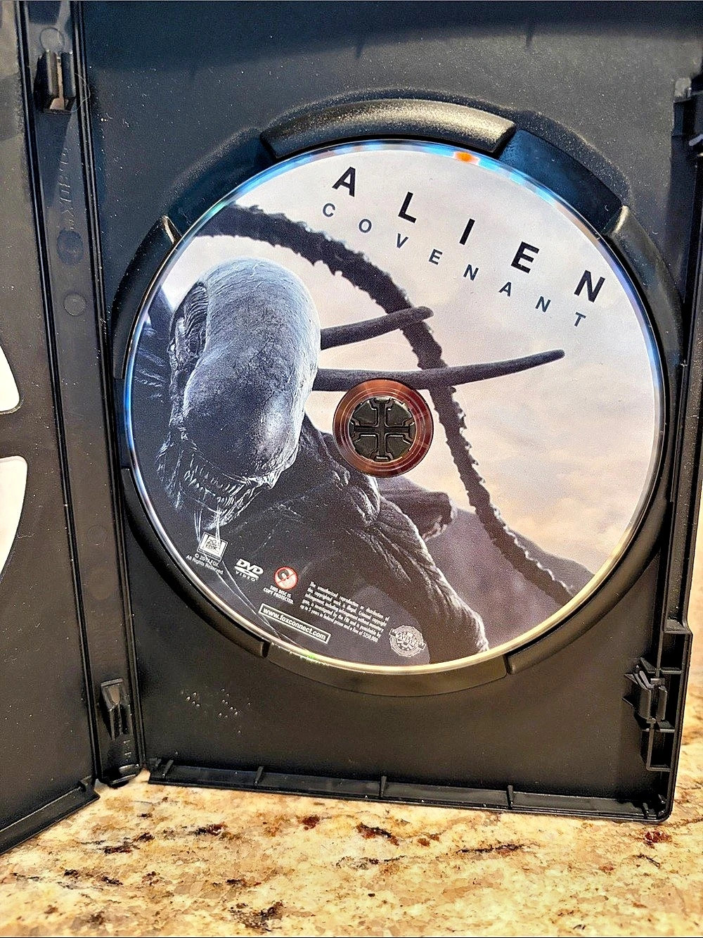 Alien: Covenant DVD Digital HD - Picture 4 of 4
